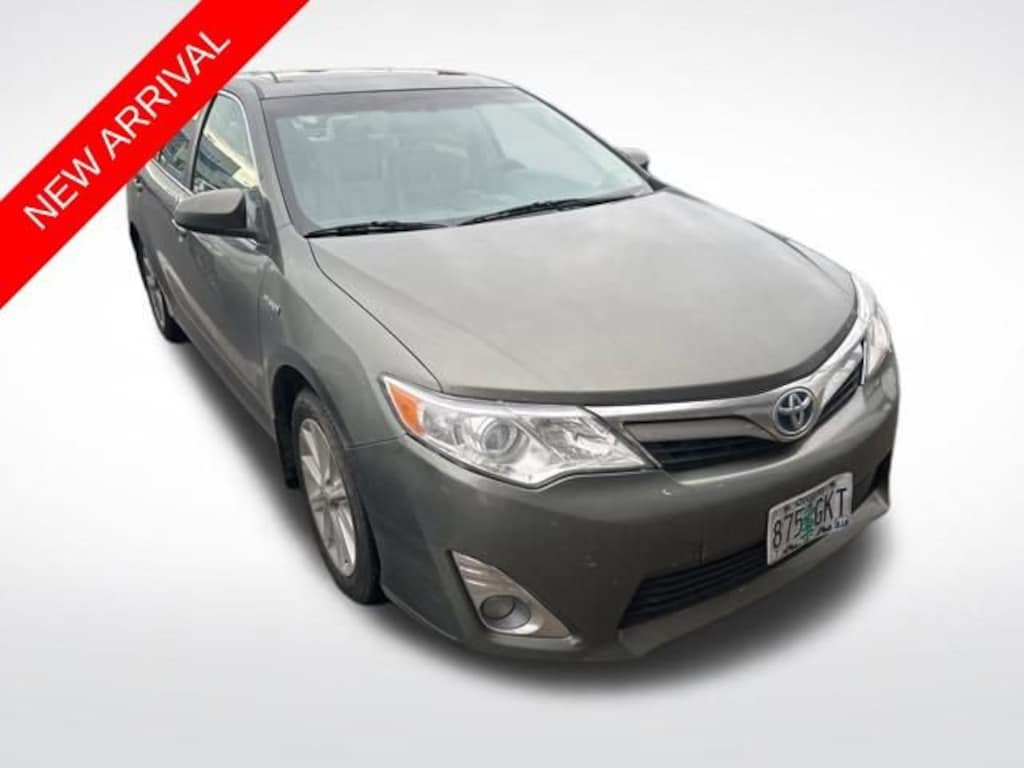 Used 2013 Toyota Camry Hybrid XLE Sedan