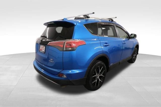 Used 2018 Toyota RAV4 SE with VIN JTMJJREV5JD154160 for sale in Salem, OR