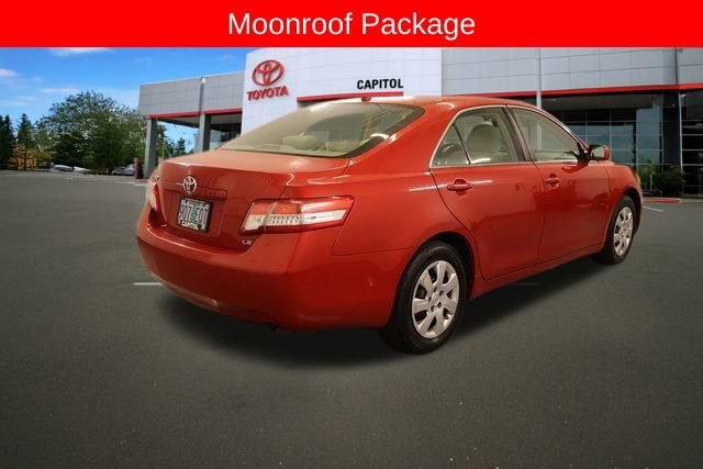 2010 Toyota Camry LE photo 2