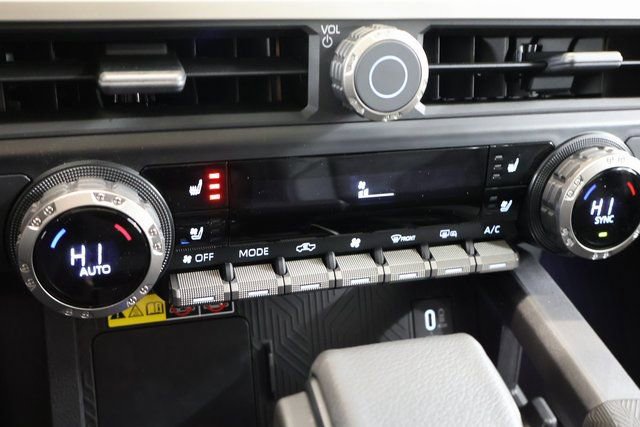 2025 Toyota Tacoma TRD Off Road - Photo 20