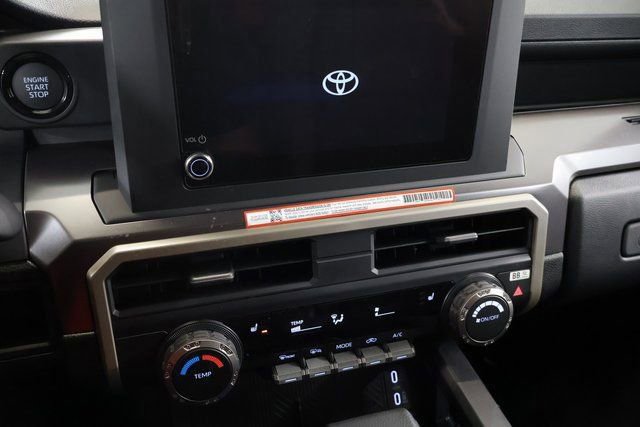 2026 Toyota Tacoma SR5 - Photo 17