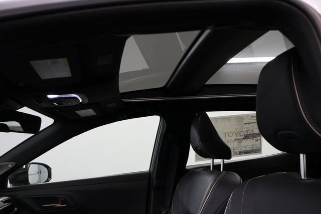 2026 Toyota Crown Platinum - Photo 13