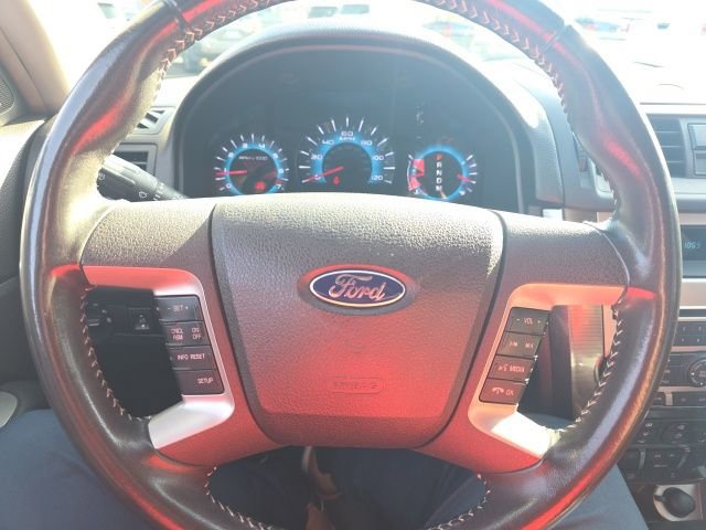 2011 Ford Fusion SEL photo 3