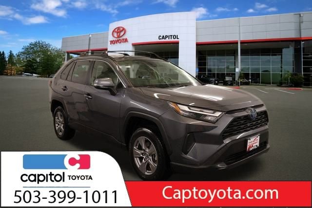 2024 Toyota RAV4 LE's photo