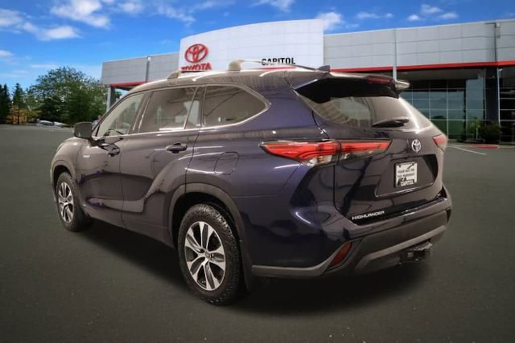 Used 2020 Toyota Highlander Hybrid XLE SUV