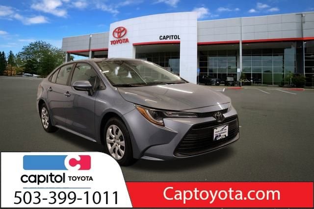 2024 Toyota Corolla LE's photo
