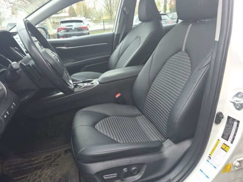 Used 2023 Toyota Camry SE Sedan