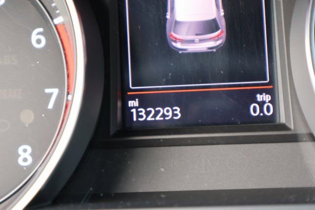 2017 Volkswagen Golf GTI SE photo 2