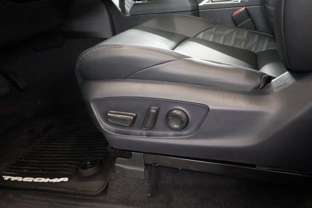 2025 Toyota Tacoma TRD Off Road - Photo 13
