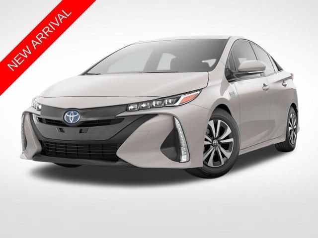 2017 Toyota Prius Prime Plus's photo