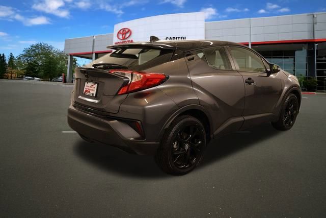 2021 Toyota C-HR XLE photo 2