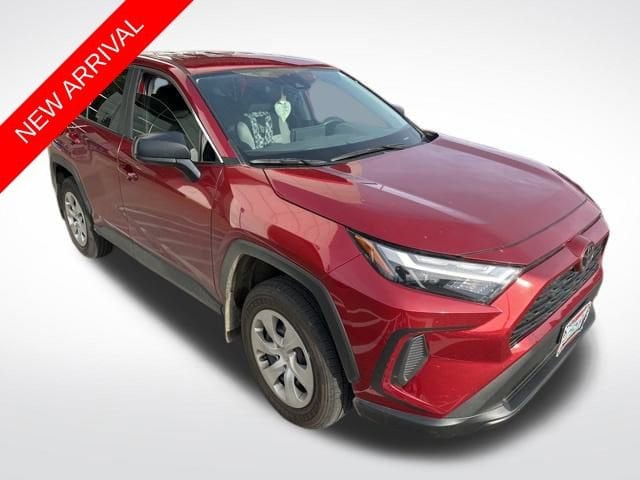 2023 Toyota RAV4 LE's photo