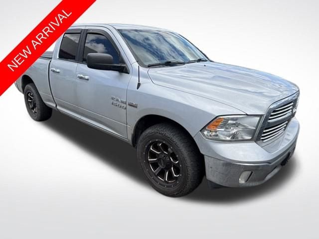 2016 RAM 1500 Big Horn/Lone Star 4x4 Quad Cab (Fleet)'s photo