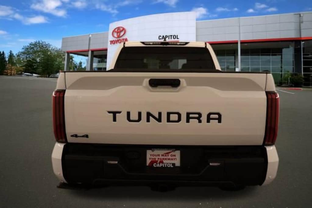 New 2026 Toyota Tundra Limited LIMITED CREWMAX 5.5