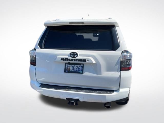 2018 Toyota 4Runner SR5 Premium photo 2