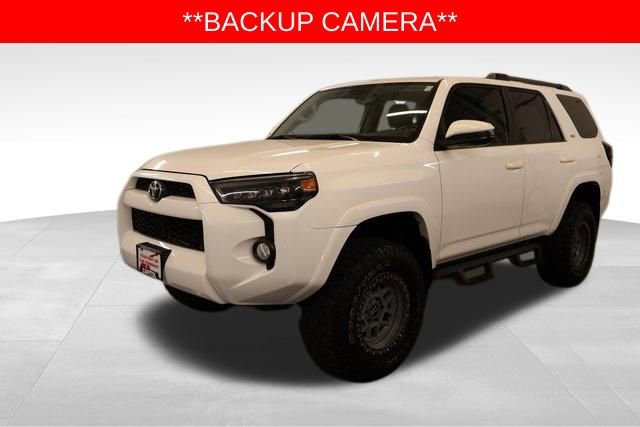 2019 Toyota 4Runner SR5 photo 2
