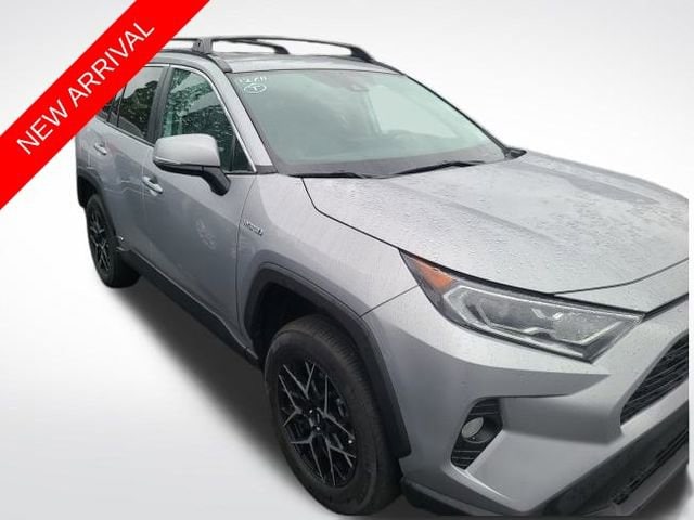 2021 Toyota RAV4 XLE's photo