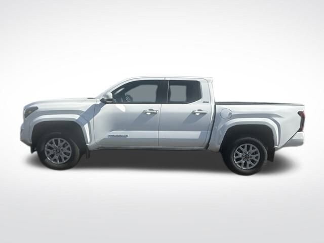2024 Toyota Tacoma SR5 photo 3