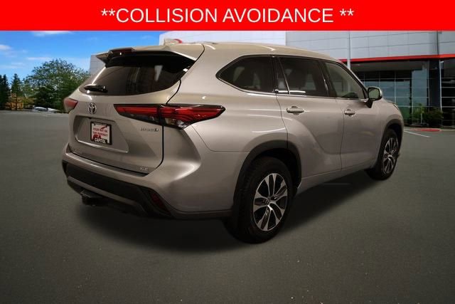 2022 Toyota Highlander Hybrid XLE photo 2