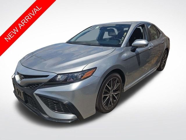 2024 Toyota Camry SE AWD's photo