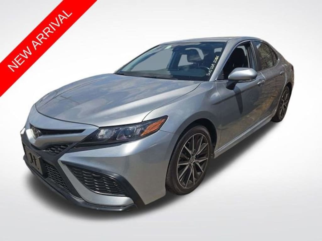 Used 2024 Toyota Camry SE Sedan