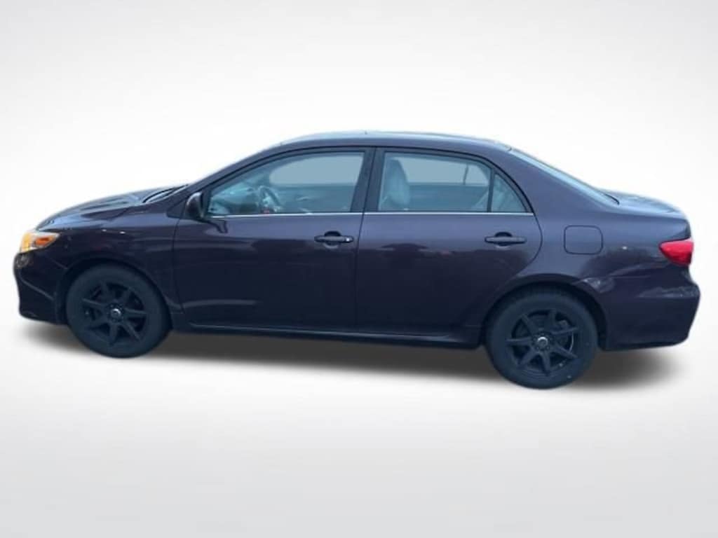 Used 2013 Toyota Corolla LE Special Edition Sedan