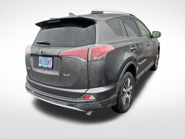 2016 Toyota RAV4 XLE photo 2