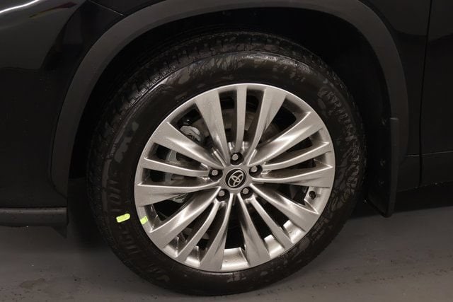 2026 Toyota Highlander Platinum - Photo 7