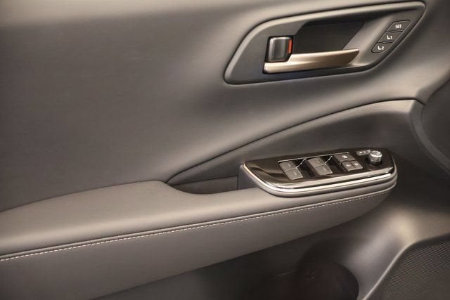 2026 Toyota Crown Platinum - Photo 10
