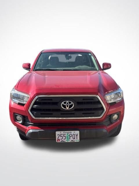 2017 Toyota Tacoma SR5 photo 3