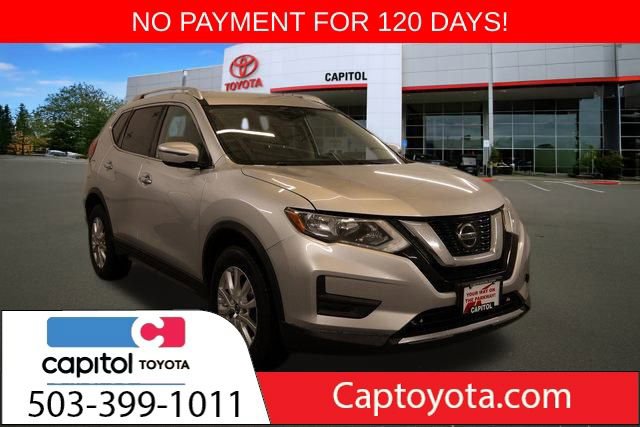 2020 Nissan Rogue SV's photo