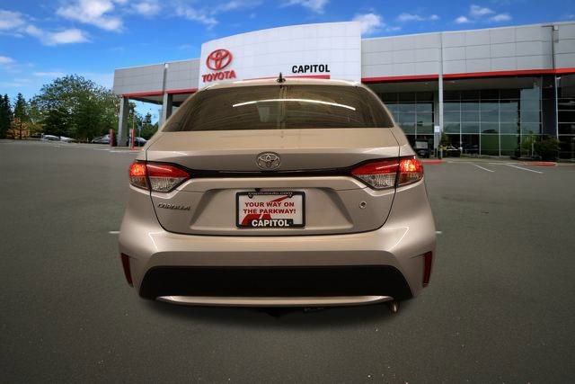 2022 Toyota Corolla L photo 3