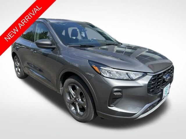 2023 Ford Escape ST-Line AWD's photo