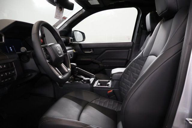 2025 Toyota Tacoma TRD Off Road - Photo 11