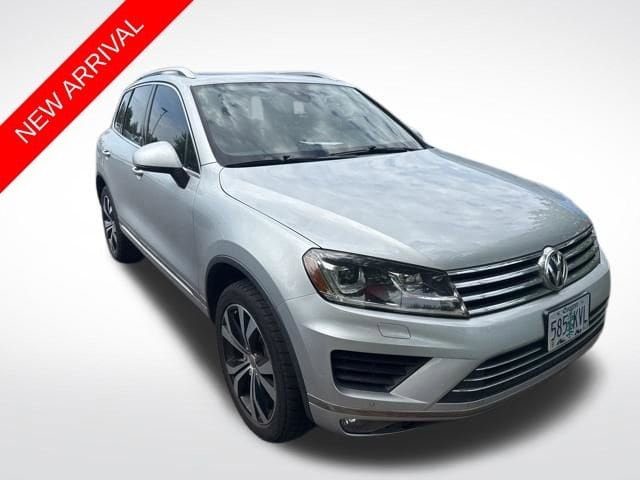 2017 Volkswagen Touareg V6 Wolfsburg Edition's photo