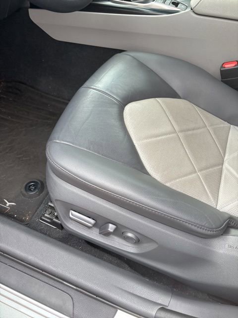 2018 Toyota Camry XLE photo 4