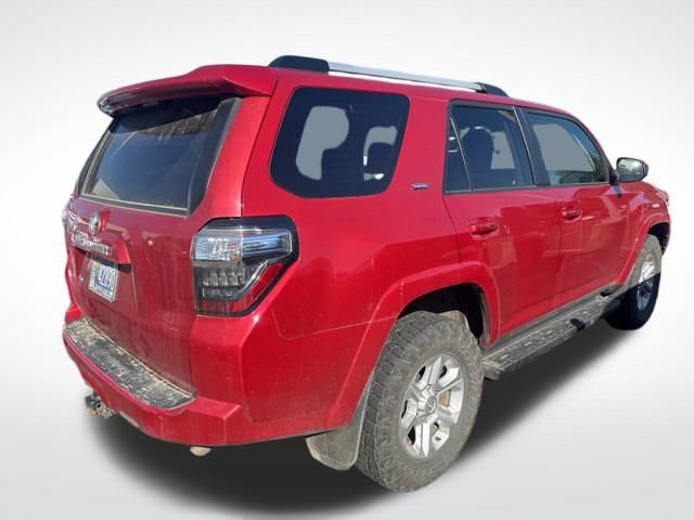 2022 Toyota 4Runner SR5 photo 2