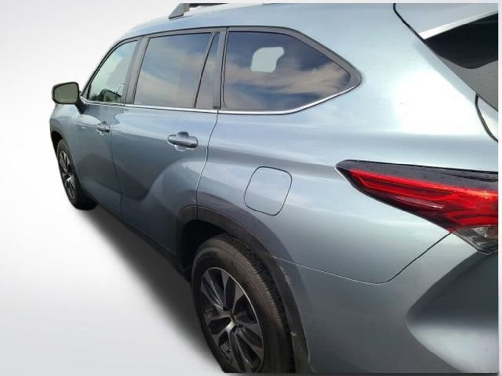 Used 2023 Toyota Highlander XLE SUV