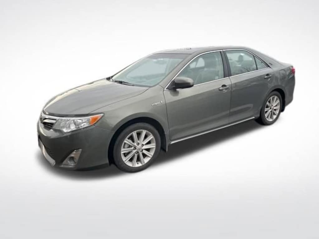 Used 2013 Toyota Camry Hybrid XLE Sedan