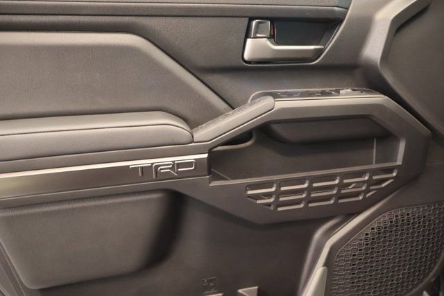 2025 Toyota Tacoma TRD Off Road - Photo 9