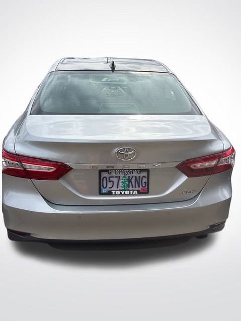 2018 Toyota Camry XLE photo 3