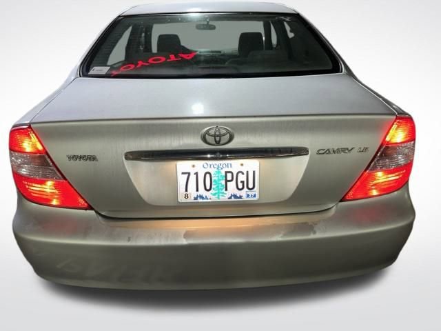 2002 Toyota Camry LE photo 2