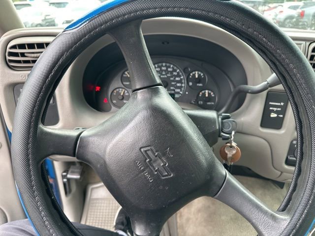 2001 Chevrolet S-10 Pickup photo 3