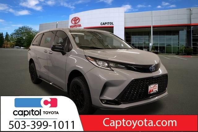 2025 Toyota Sienna XSE's photo