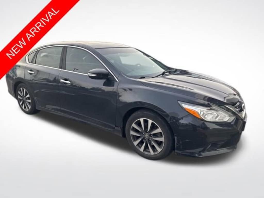 Used 2017 Nissan Altima 2.5 SV Sedan
