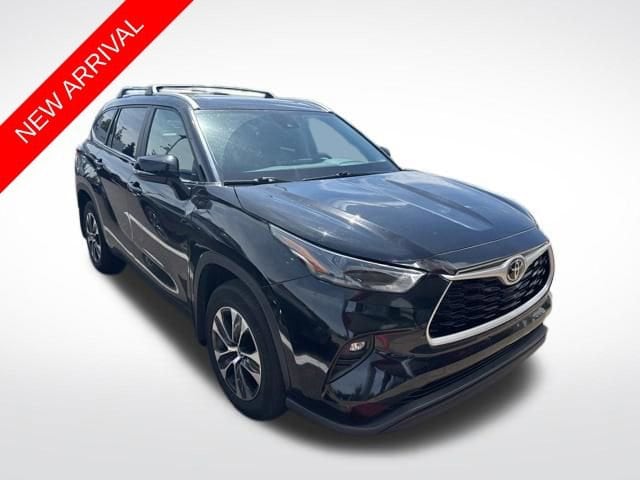 2023 Toyota Highlander XLE AWD's photo