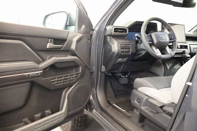 2025 Toyota Tacoma TRD Off Road - Photo 8