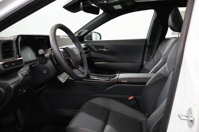 2026 Toyota Crown Platinum - Photo 12