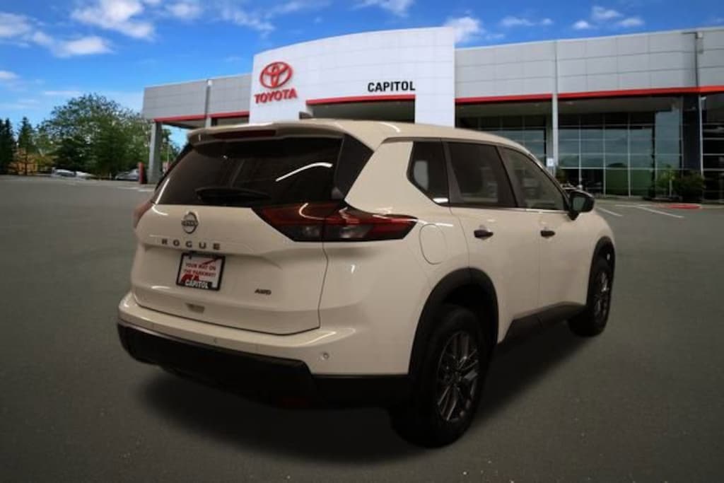 Used 2024 Nissan Rogue S SUV