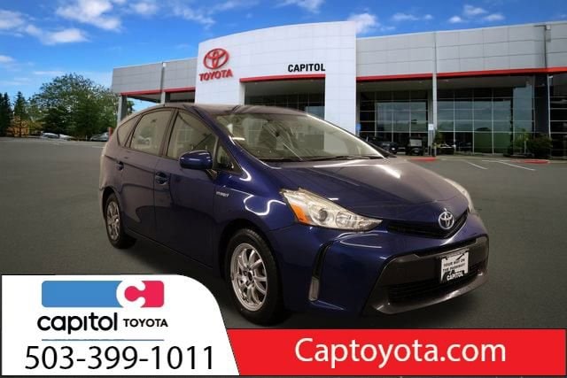 2017 Toyota Prius v Five